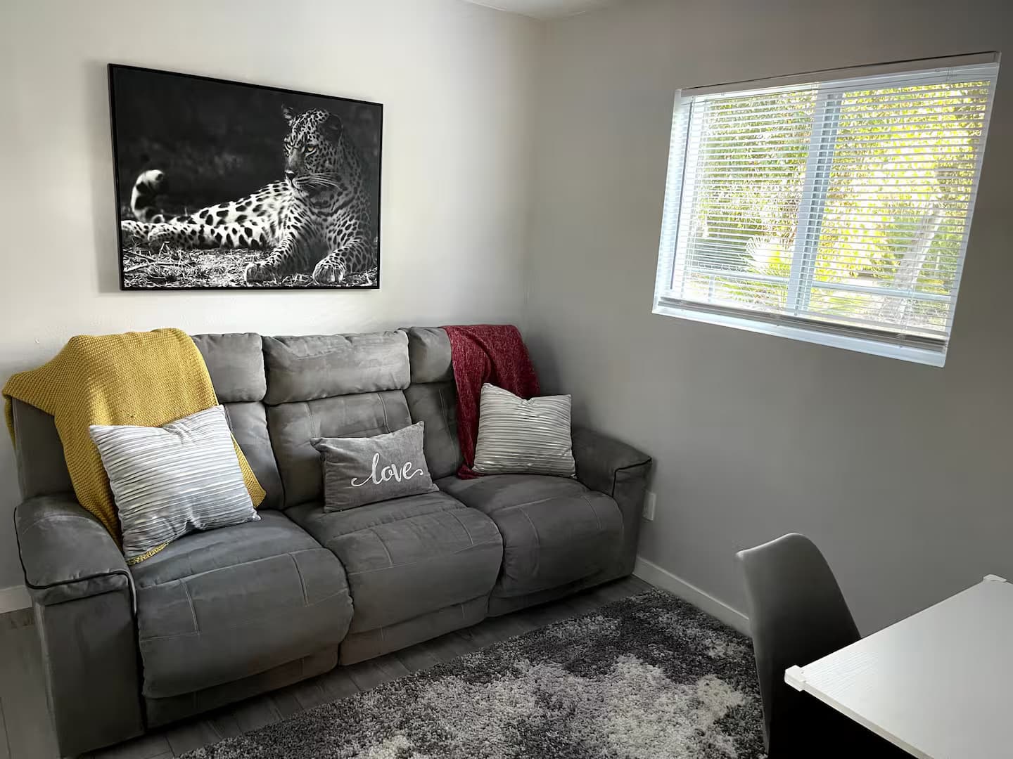 Living room at Happy Escape Poway Guesthouse